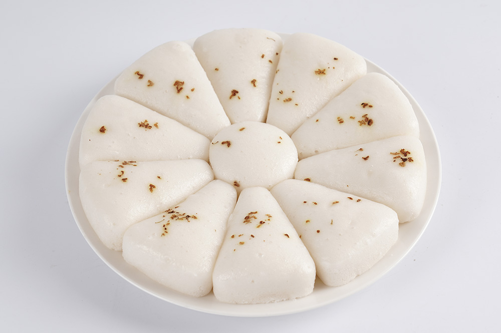 White sugar osmanthus cake