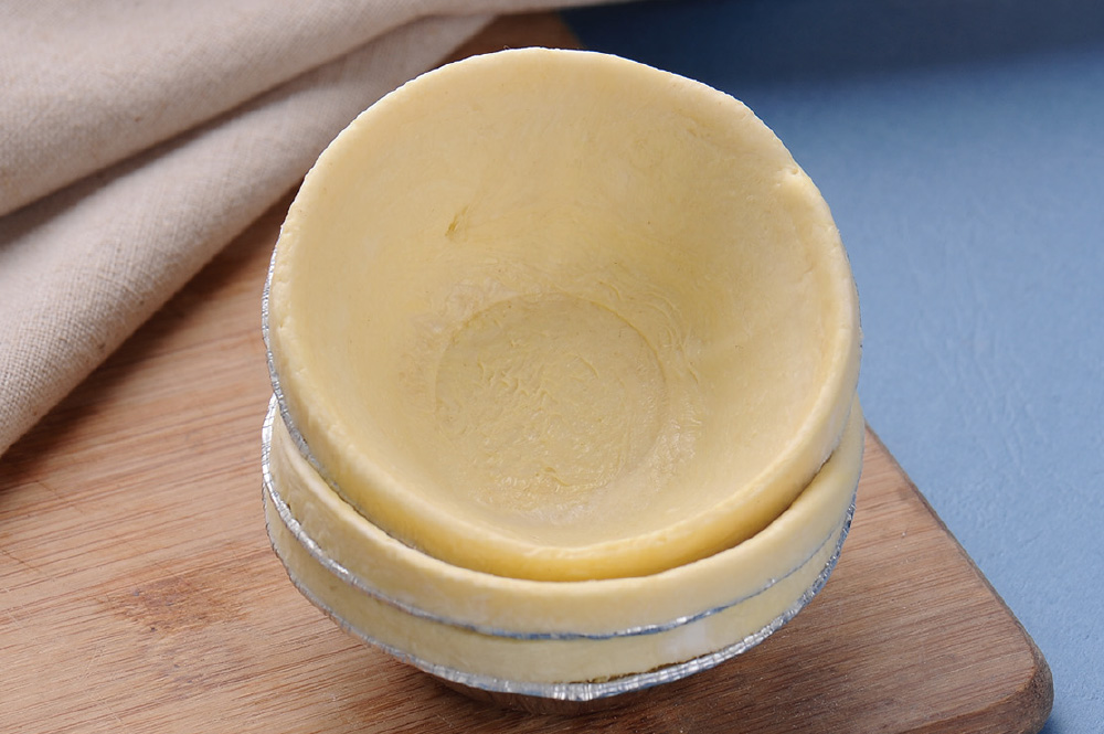Handmade egg tart skin